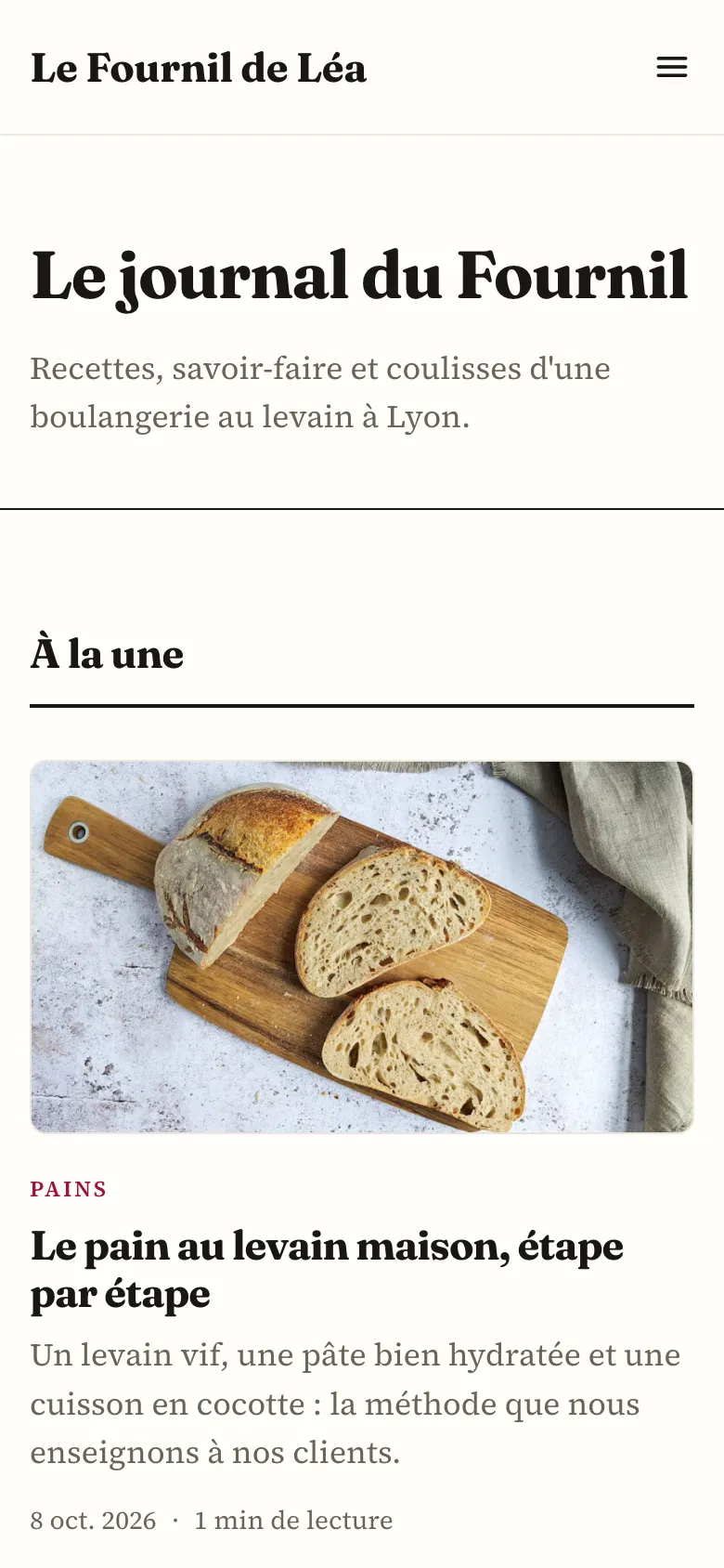 Le Fournil de Léa blog on a phone